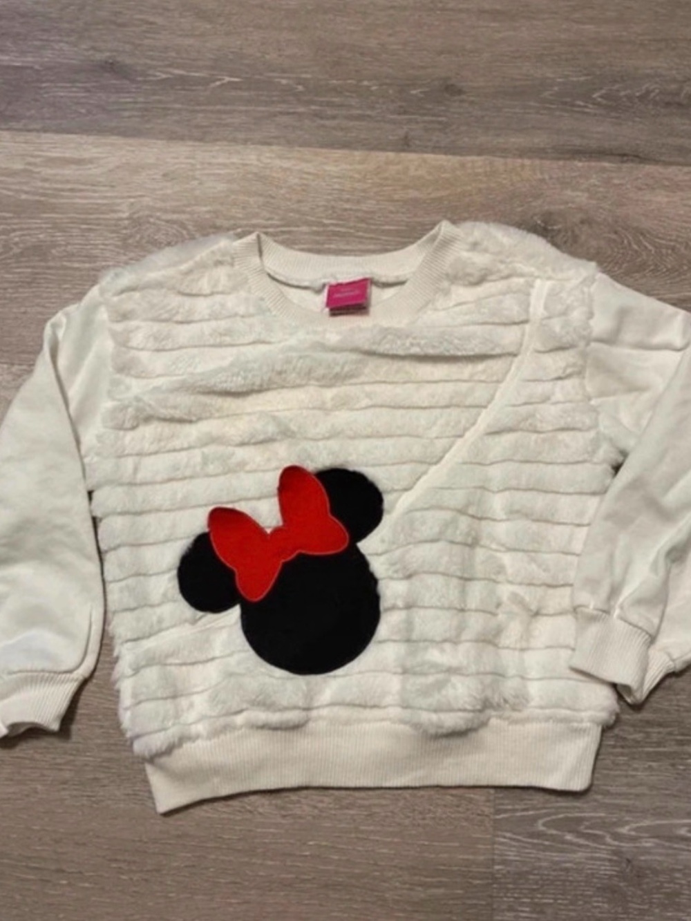 Disney Minnie Mouse Girls 3T White Fuzzy Pull Over with Red Bow Graphic